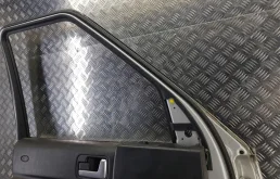 Дверь передняя левая для Land Rover Discovery 2004 года на фотографиях
