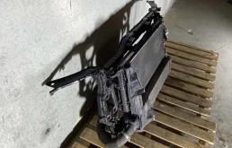 Панель радиатора (телевизор) для Audi A4 2009 года на фотографиях