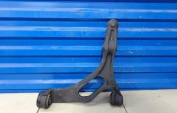 Рычаг передний левый нижний для Volkswagen Touareg 2008 года на фотографиях