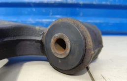 Рычаг передний левый нижний для Volkswagen Touareg 2008 года на фотографиях