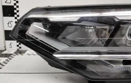 Фары для Volkswagen Passat 2020 года на фотографиях