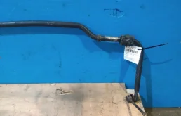 Стабилизатор поперечной устойчивости задний для Nissan X-Trail 2000 года на фотографиях