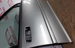 Дверь передняя правая для Nissan X-Trail 2001 года на фотографиях