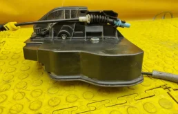 Замок передней левой двери для BMW 5er 2008 года на фотографиях