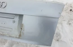 Крышка багажника для Audi A4 2002 года на фотографиях