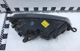 Фара ксенон левая для Skoda Octavia 2014 года на фотографиях