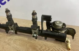 Топливная рампа для Ford Focus 2012 года на фотографиях