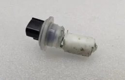 Датчик уровня жидкости бачка омывателя для Toyota RAV4 на фотографиях