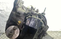 АКПП для Opel Vectra 2004 года на фотографиях