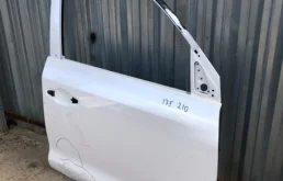 Дверь передняя правая для Toyota Land Cruiser 2021 года на фотографиях