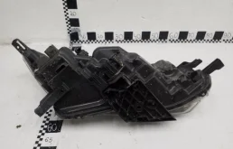 Фара ксенон левая для Nissan Qashqai 2020 года на фотографиях