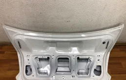 Дверь багажника для Volkswagen Polo 2011 года на фотографиях