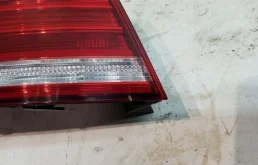 Фонарь внешний левый для Volkswagen Passat 2015 года на фотографиях