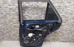 Дверь задняя правая для Mercedes-Benz M class 2009 года на фотографиях