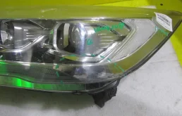 Фара левая для Ford Kuga 2017 года на фотографиях