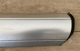 Молдинг двери передний правый для Volkswagen Touareg 2006 года на фотографиях