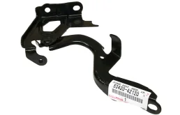 Петля капота левая для Toyota RAV4 на фотографиях