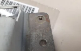 Петля багажника правая для Volkswagen Polo 2016 года на фотографиях