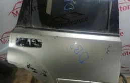 Дверь задняя правая для Nissan X-Trail 2002 года на фотографиях