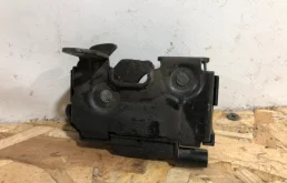 Фиксатор стойки капота для Mercedes-Benz GLK class на фотографиях