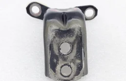 Петля двери передней левой верхняя для Nissan X-Trail 2018 года на фотографиях