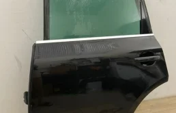 Дверь задняя левая для Volkswagen Touareg 2004 года на фотографиях