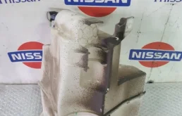 Бачок омывателя для Nissan X-Trail 2022 года на фотографиях