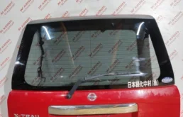 Крышка багажника для Nissan X-Trail 2001 года на фотографиях