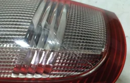 Фонарь левый для Nissan X-Trail 2001 года на фотографиях