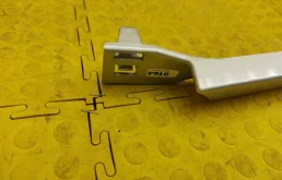 Реснички передние левые для Mercedes-Benz M class на фотографиях