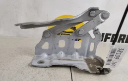 Петля капота правая для Kia Sportage на фотографиях