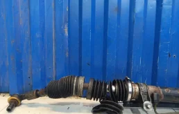 Рулевая рейка для Audi A6 2002 года на фотографиях