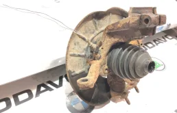 Кулак поворотный левый для Skoda Octavia 2006 года на фотографиях