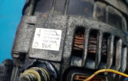 Генератор для Nissan X-Trail 2003 года на фотографиях