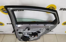 Дверь задняя правая для Volvo S40 2005 года на фотографиях