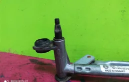 Мотор стеклоочистителя для Volkswagen Tiguan 2016 года на фотографиях