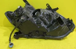 Фара ксенон левая для Nissan X-Trail 2017 года на фотографиях