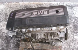Блок цилиндров для BMW 5er 2000 года на фотографиях