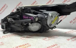 Фары для Toyota Avensis 2018 года на фотографиях