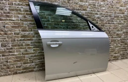 Двери для Audi A4 2008 года на фотографиях