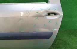 Дверь задняя левая для Renault Logan 2017 года на фотографиях