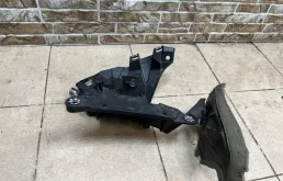 Кронштейн крыла задний левый для BMW X5 на фотографиях