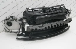 Панель радиатора (телевизор) для Porsche Panamera на фотографиях