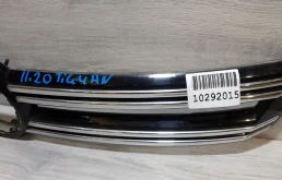 Решетка переднего бампера для Volkswagen Tiguan 2014 года на фотографиях