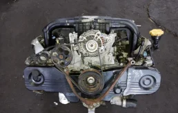 Двигатель без навесного для Subaru Legacy 2015 года на фотографиях