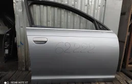 Дверь передняя правая для Audi A6 2002 года на фотографиях