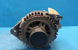 Генератор для Nissan X-Trail 2002 года на фотографиях