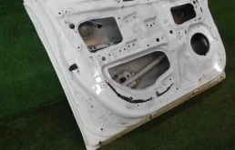 Дверь передняя левая для Hyundai Solaris 2014 года на фотографиях