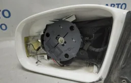 Стекла и зеркала для Mercedes-Benz S class 2001 года на фотографиях