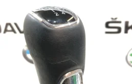 Ручка МКПП для Skoda Octavia 2014 года на фотографиях